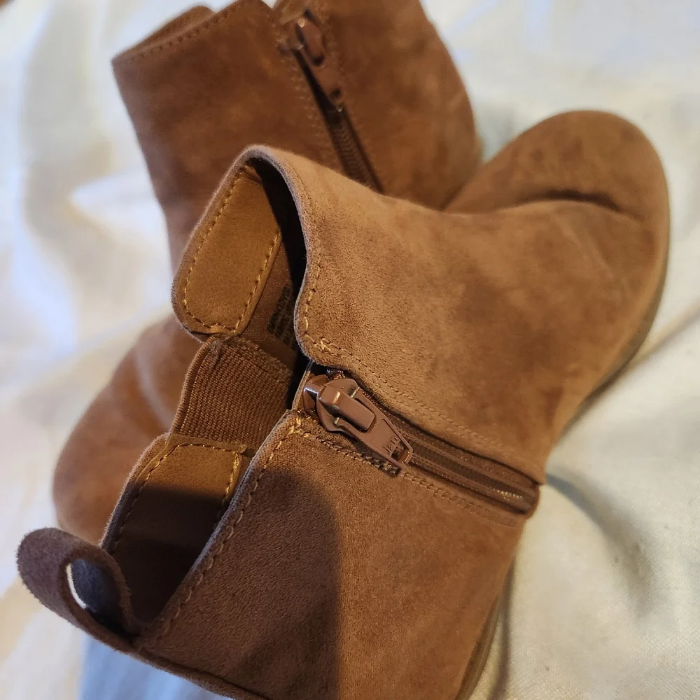 Brown Suede Chelsea Ankle Boots Low Heel Fall Shoes Size 3